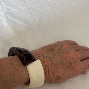 Tortoise Shell and Cream Wearable Bracelet